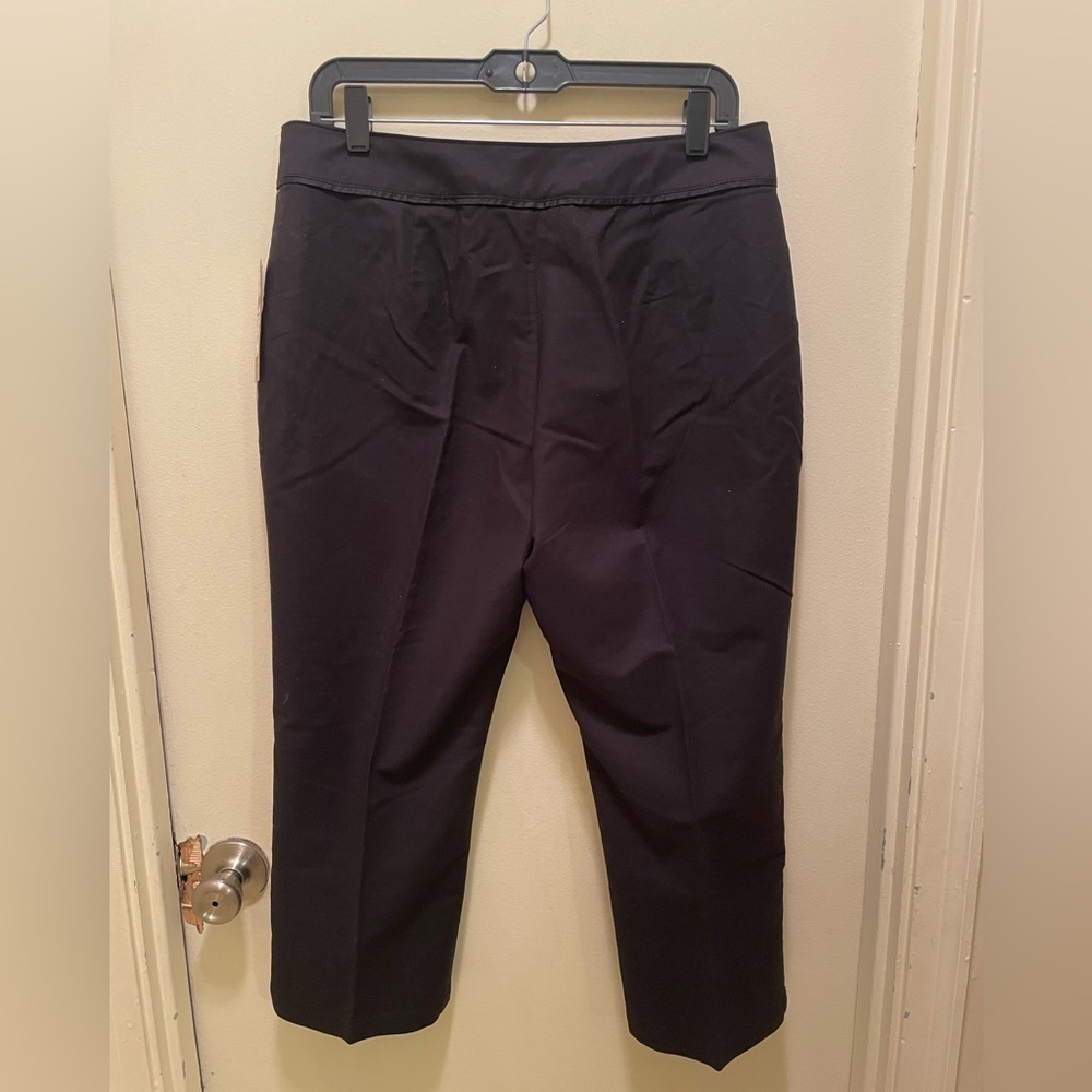 Coldwater Creek Natural Fit Cropped Leg Pants Women's Size 12P Black Stretch NWT - Picture 2 of 7